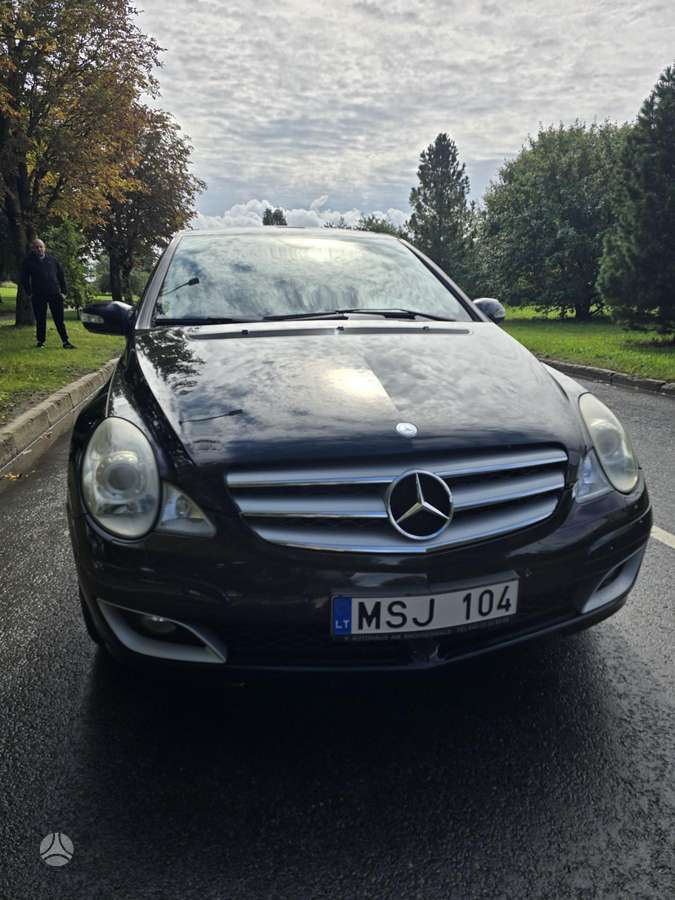 Mercedes-Benz R320 2006 — вигляд ззаду