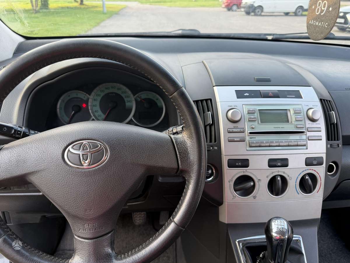 Toyota Corolla 2008 — photo 8