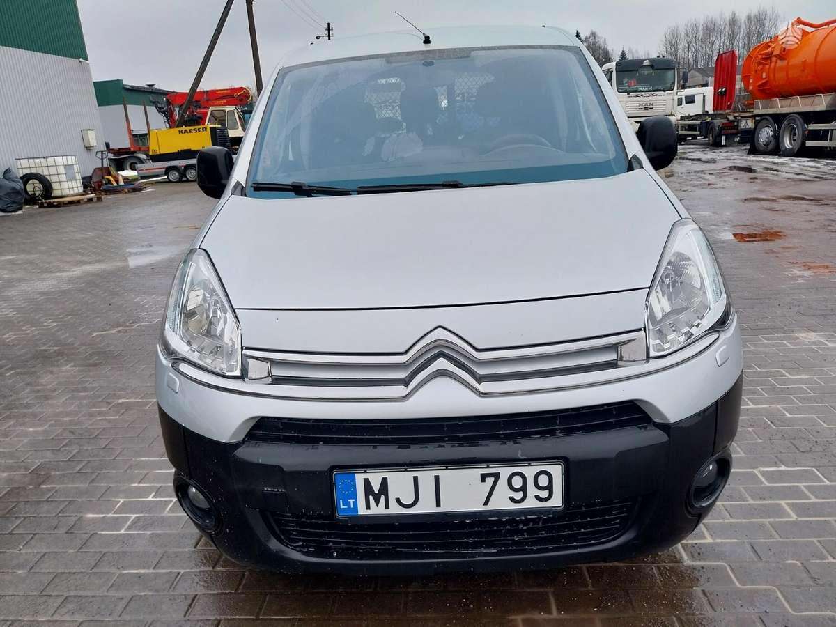 Citroen Berlingo 2013 — rear view