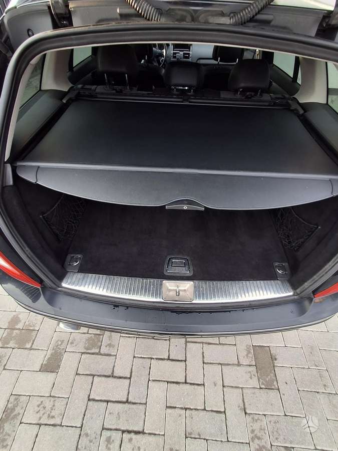 Mercedes-Benz C220 2010 — photo 8