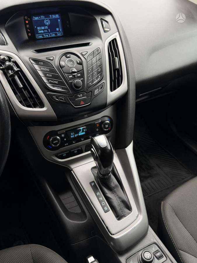 Ford Focus 2011 — photo 20