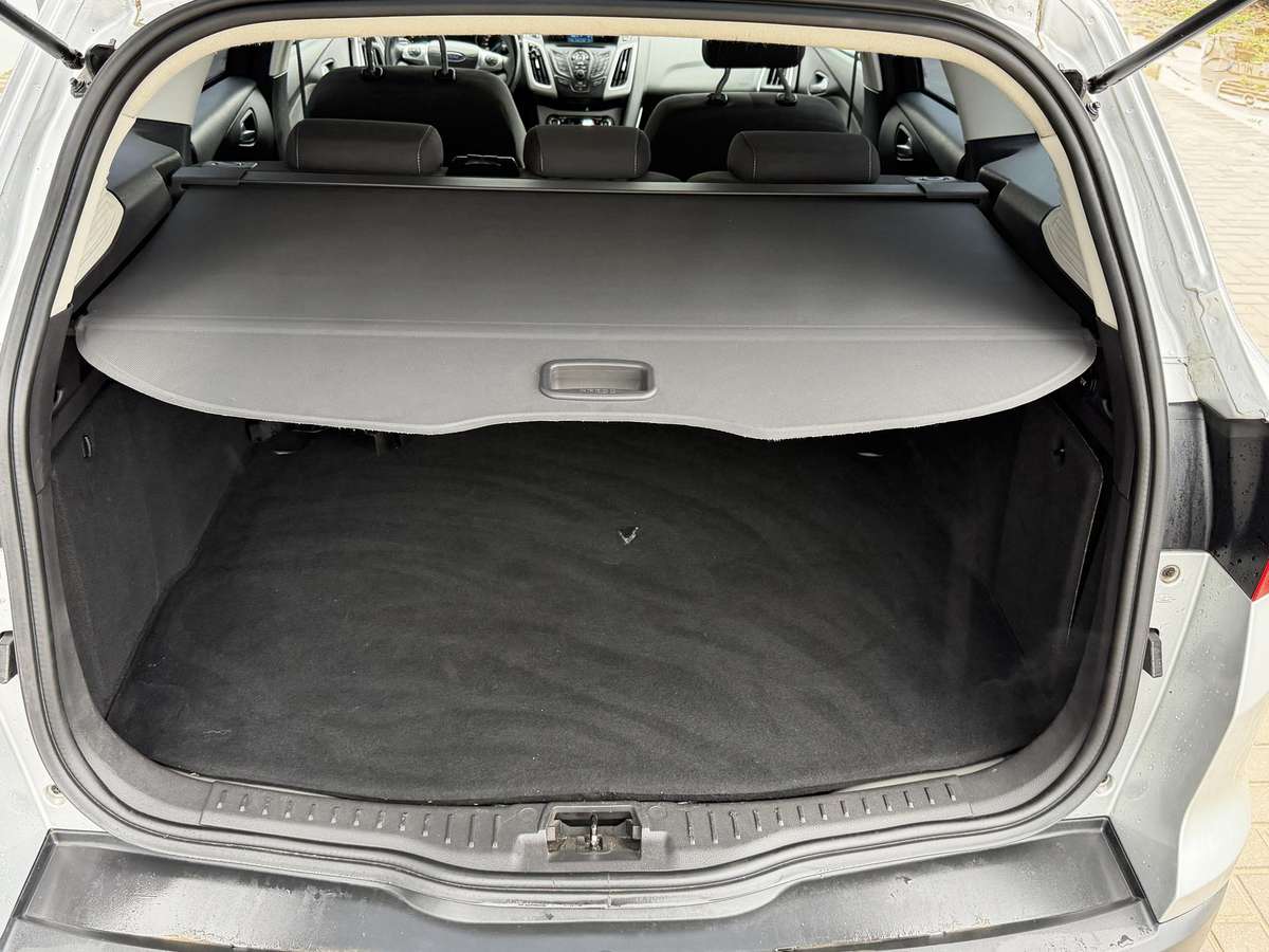 Ford Focus 2011 — photo 23