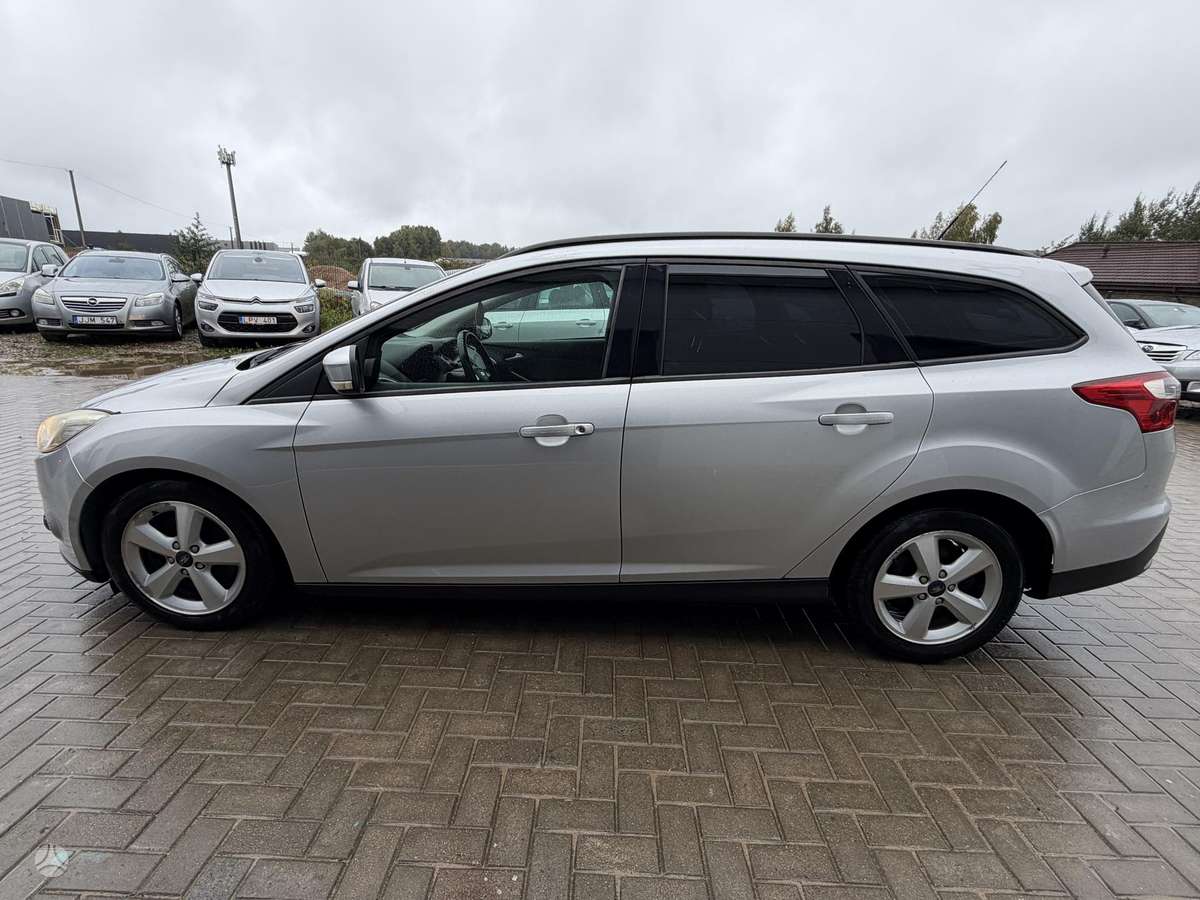 Ford Focus 2011 — photo 5