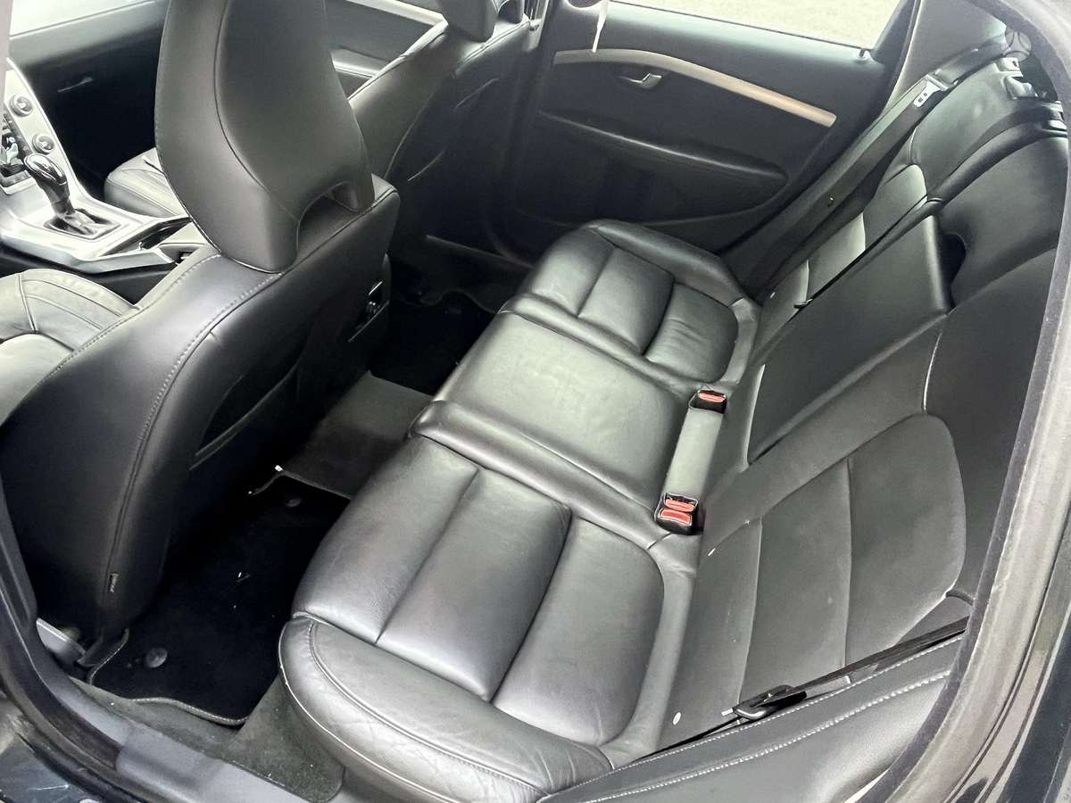 Volvo V70 2014 — photo 11