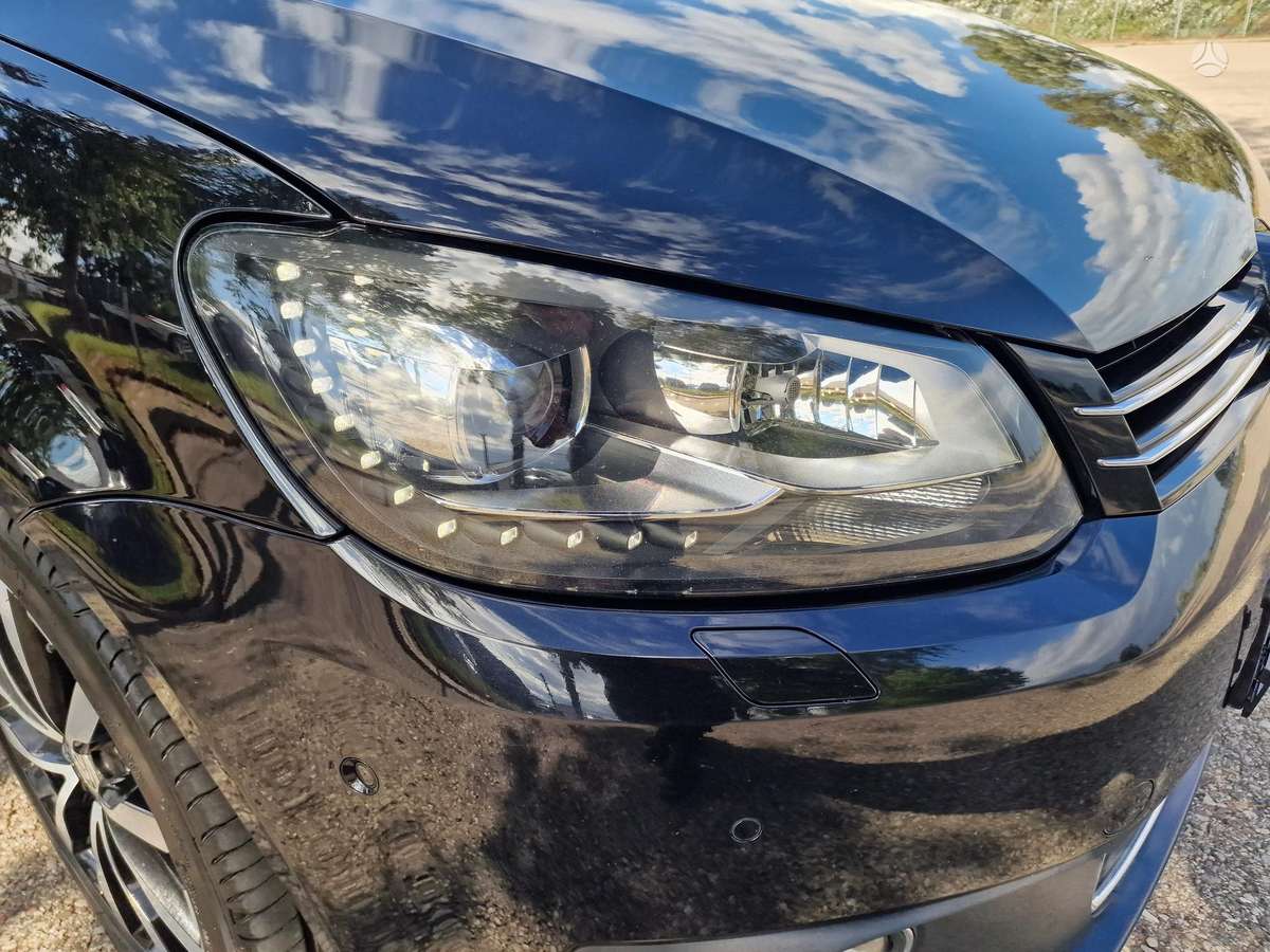 Volkswagen Touran 2012 — photo 10