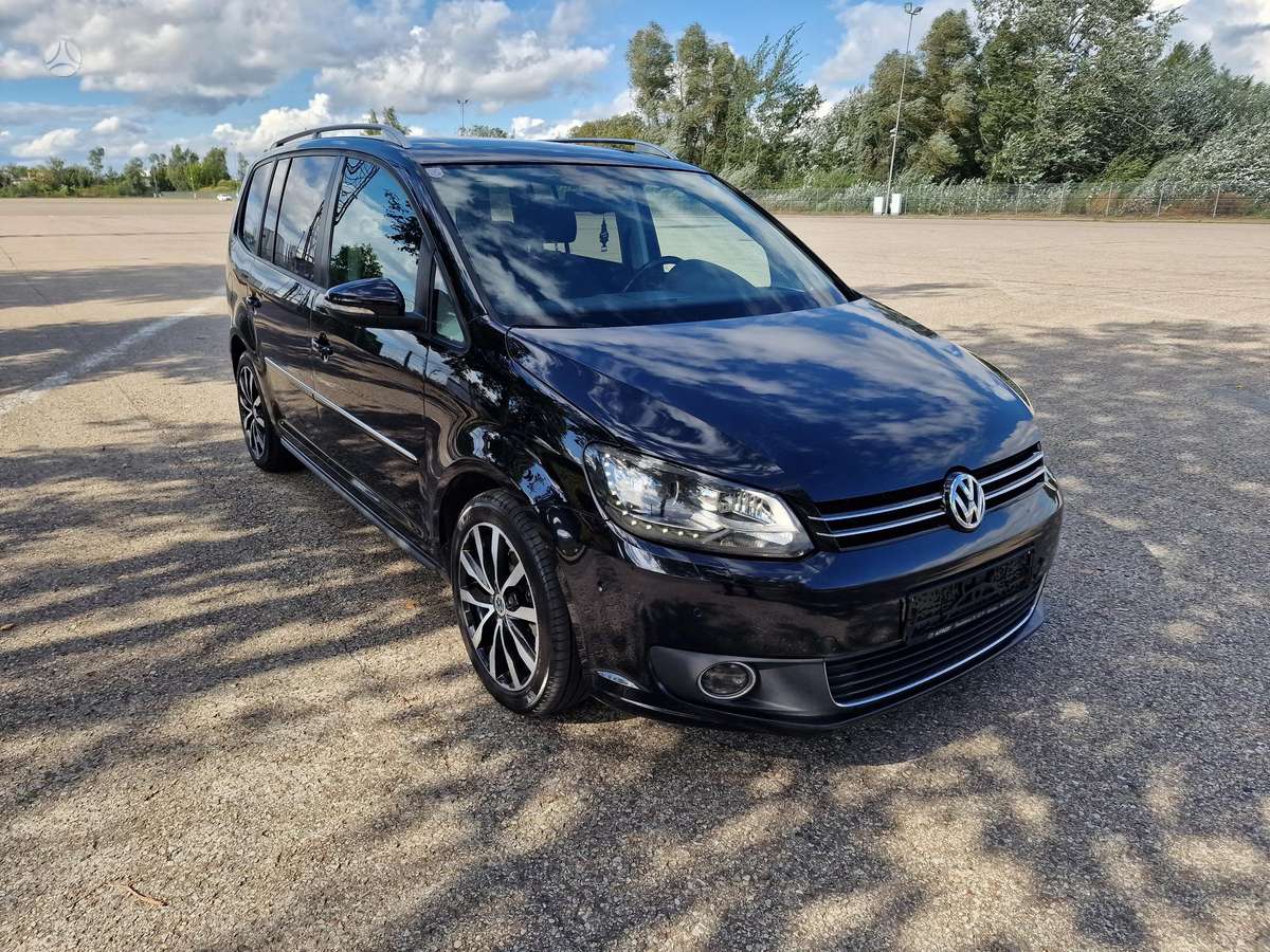 Volkswagen Touran 2012 — engine 1598 cm³, 105 HP (77kW)