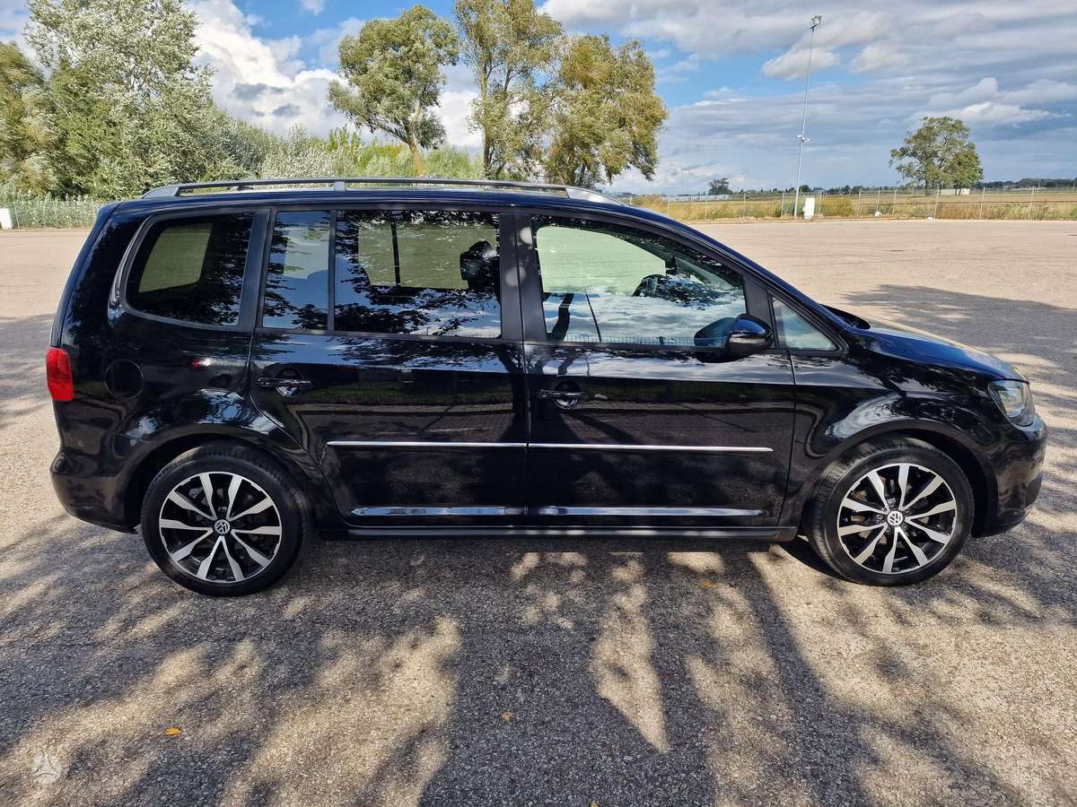 Volkswagen Touran 2012 — photo 7