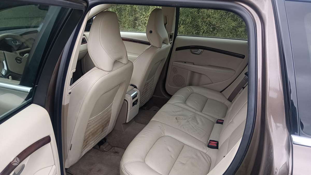 Volvo XC70 2015 — photo 13