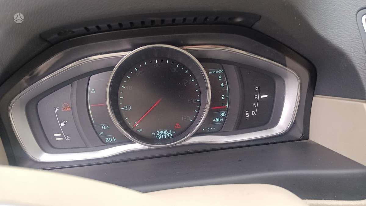 Volvo XC70 2015 — photo 14
