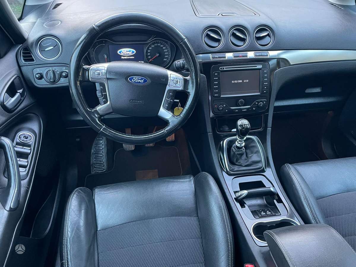 Ford Galaxy 2014 — фото 10