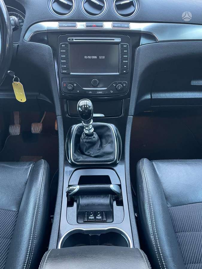 Ford Galaxy 2014 — фото 12