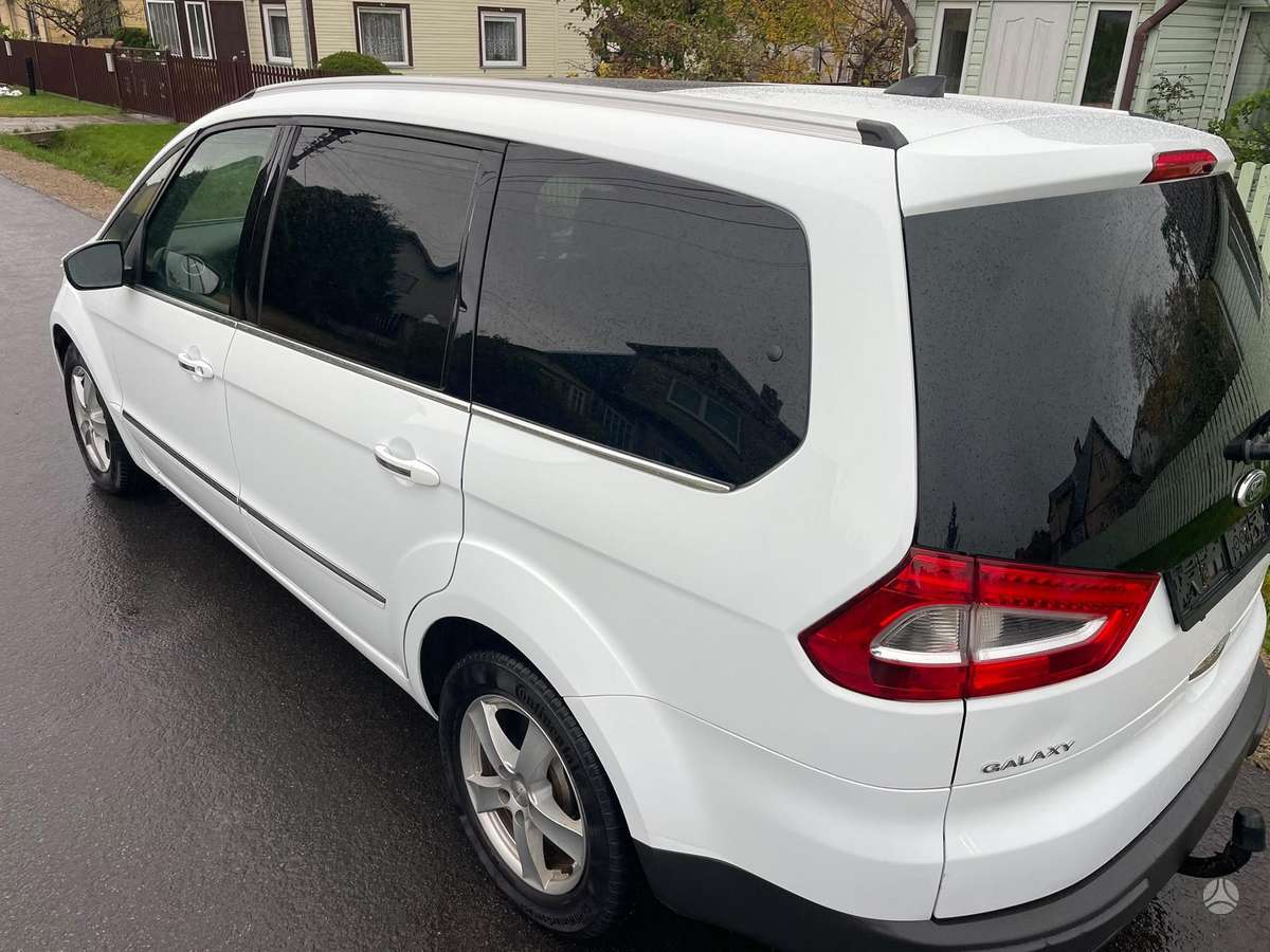 Ford Galaxy 2014 — фото 23