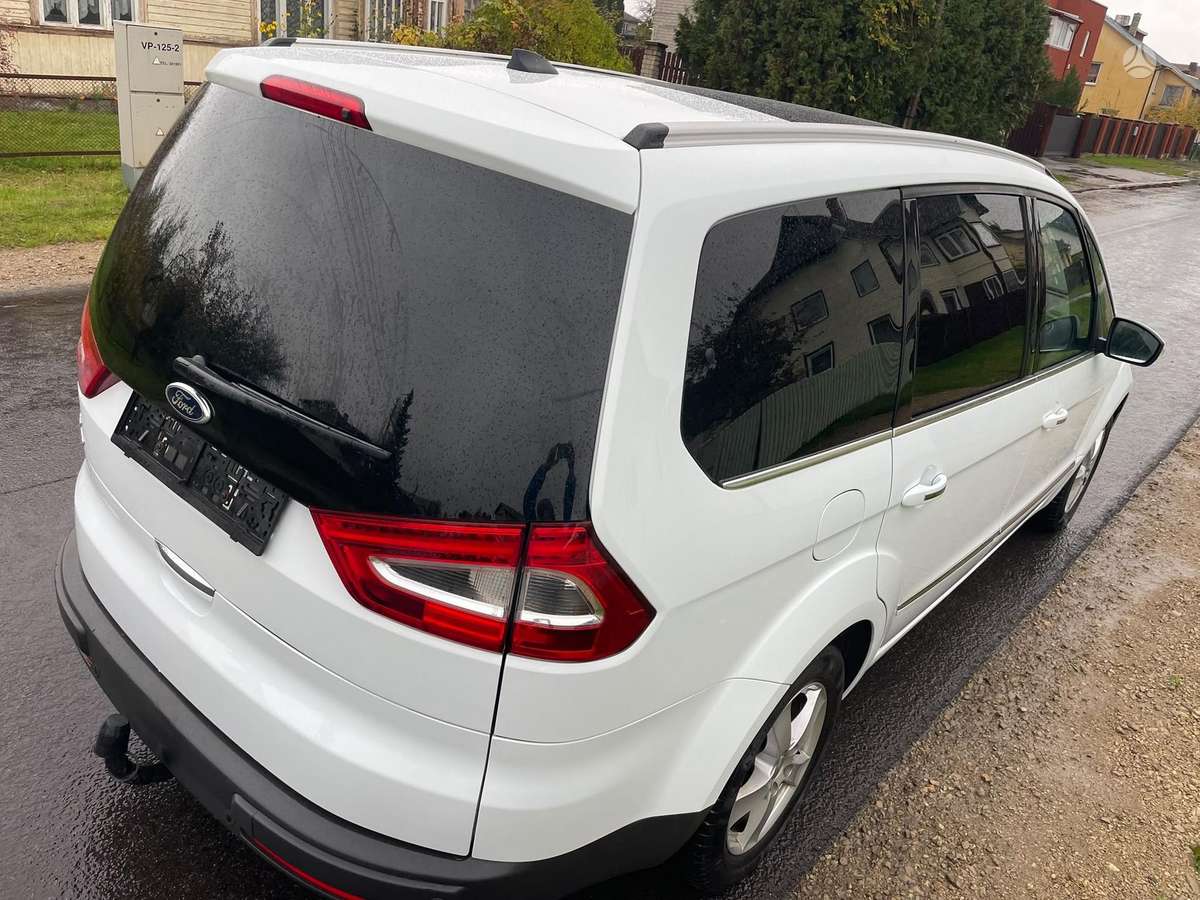 Ford Galaxy 2014 — фото 24