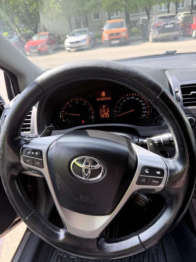 Toyota Avensis 2009 — photo 8