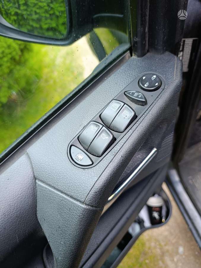 Mercedes-Benz Viano 2007 — photo 17