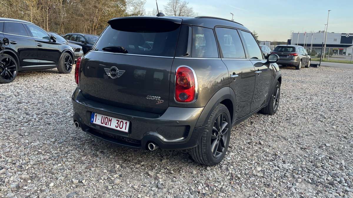 Mini Countryman 2012 — interior
