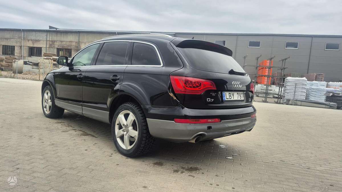 Audi Q7 2011 — двигун 2967 cm³, 239 HP (176kW)