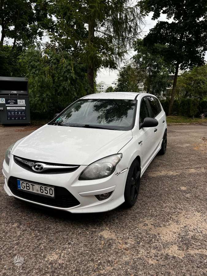 Hyundai i30 2010 — вигляд ззаду