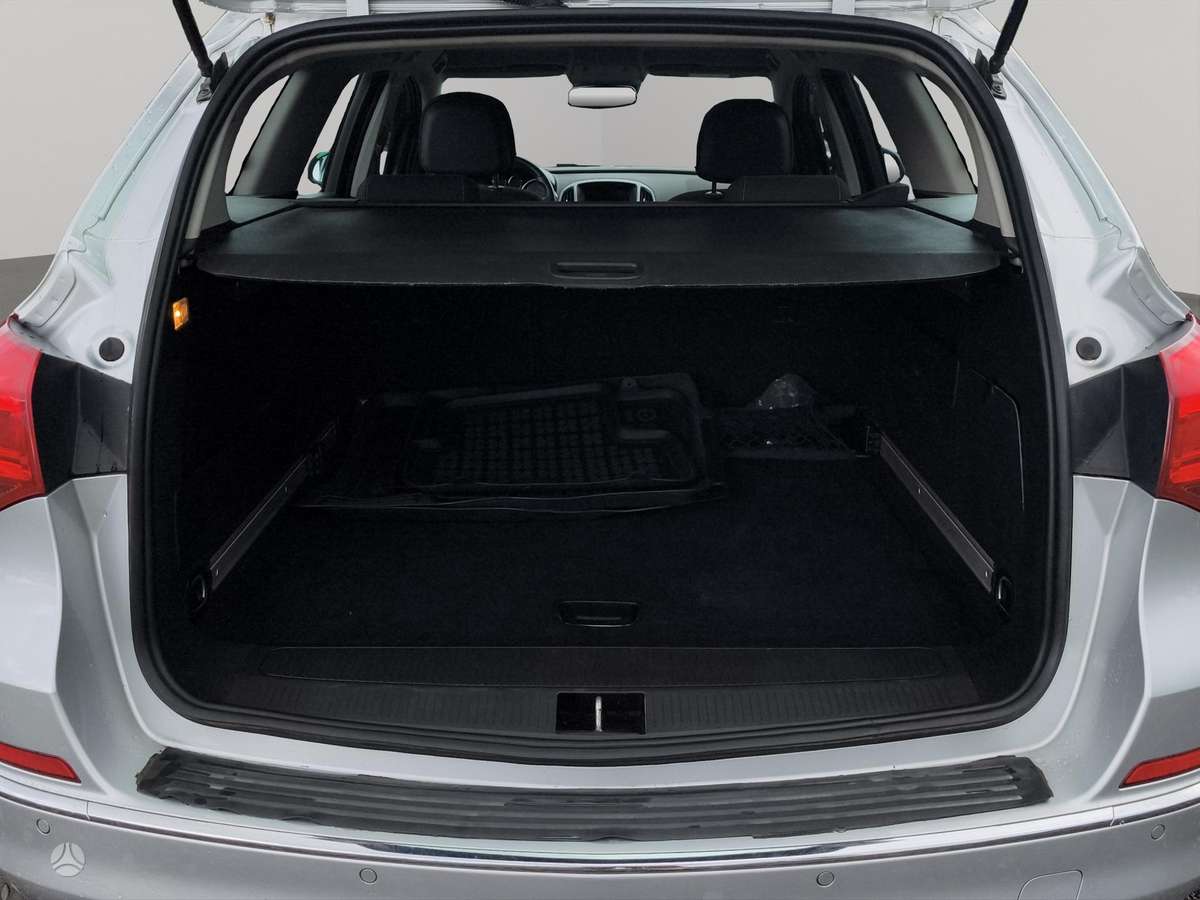 Opel Astra 2015 — photo 10