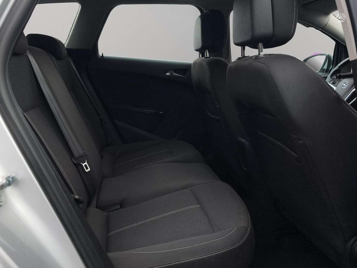 Opel Astra 2015 — photo 9