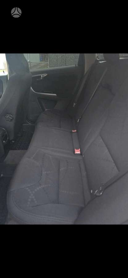 Volvo XC60 2010 — салон