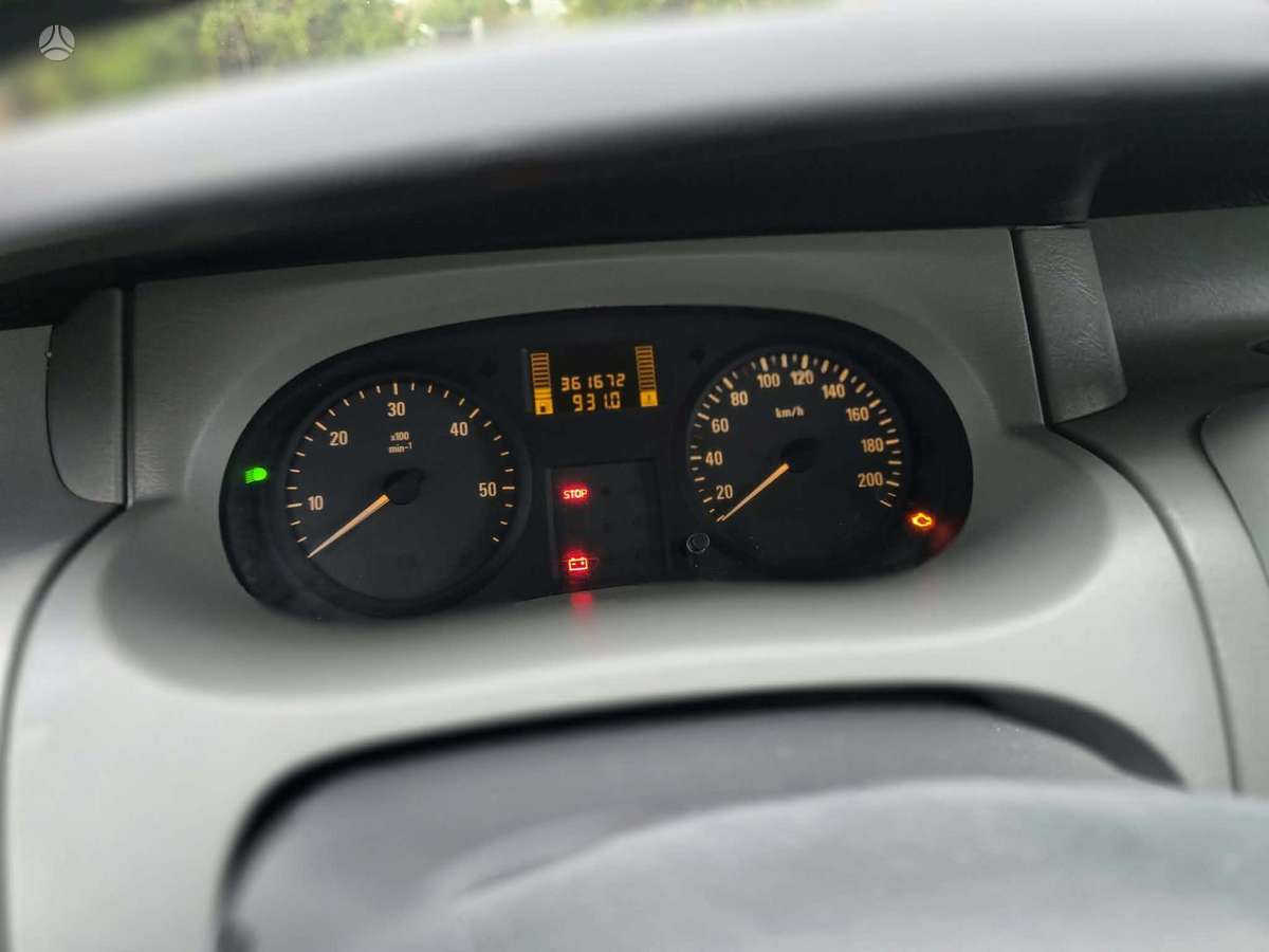 Opel Vivaro 2007 — photo 11