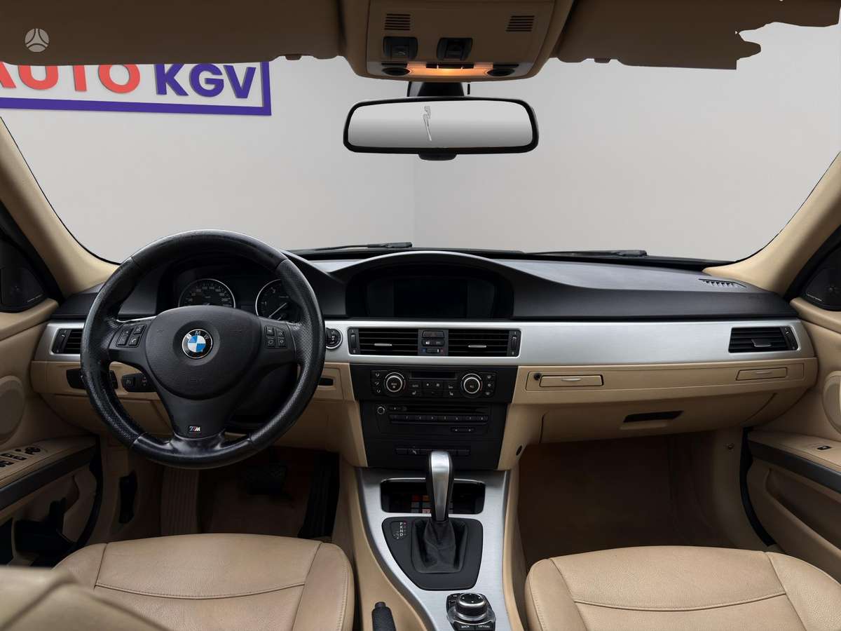 BMW 330 2010 — photo 13