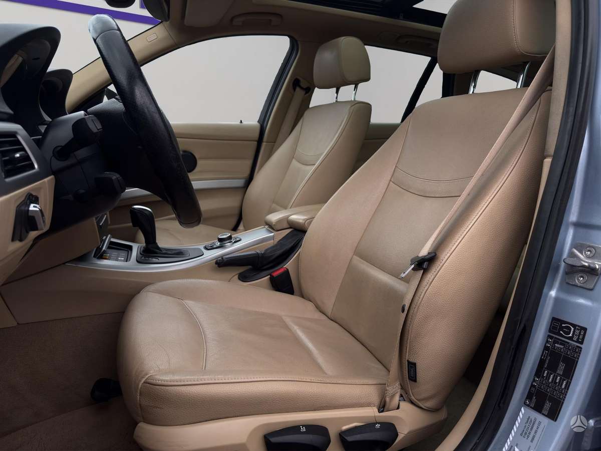 BMW 330 2010 — photo 15