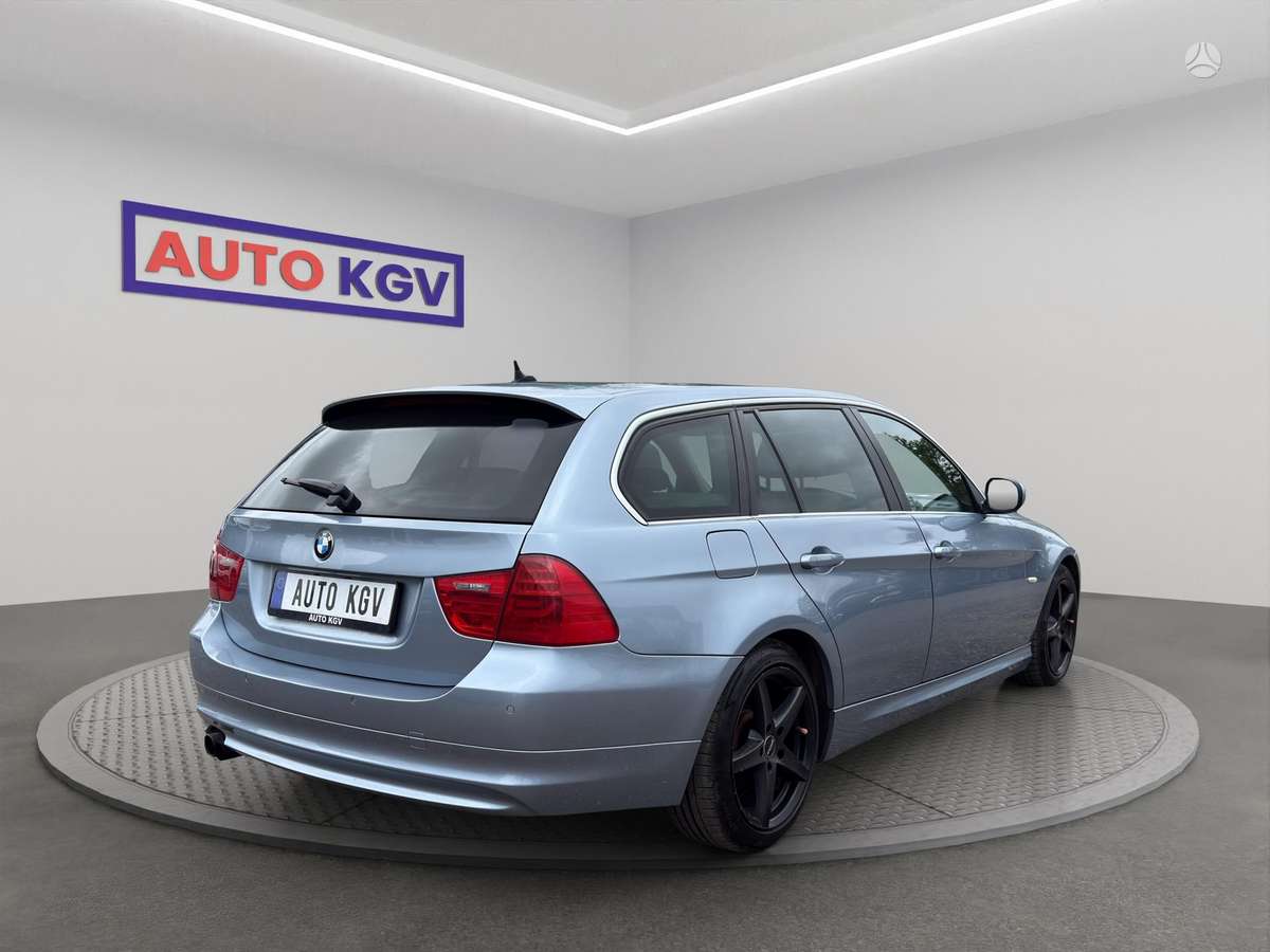 BMW 330 2010 — photo 6