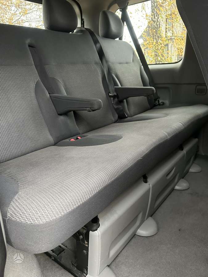 Opel Vivaro 2009 — photo 10