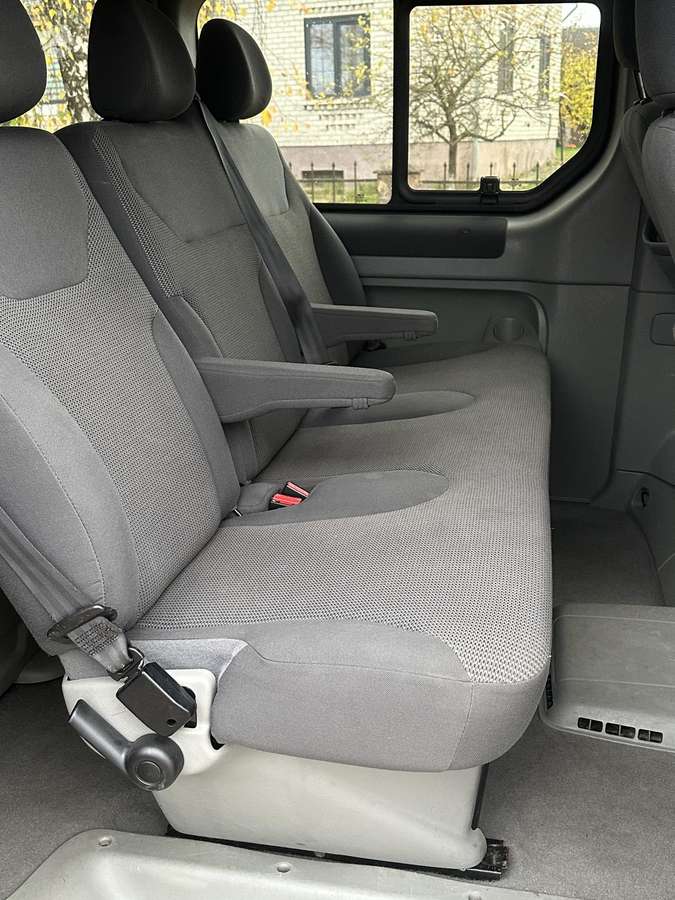 Opel Vivaro 2009 — photo 11