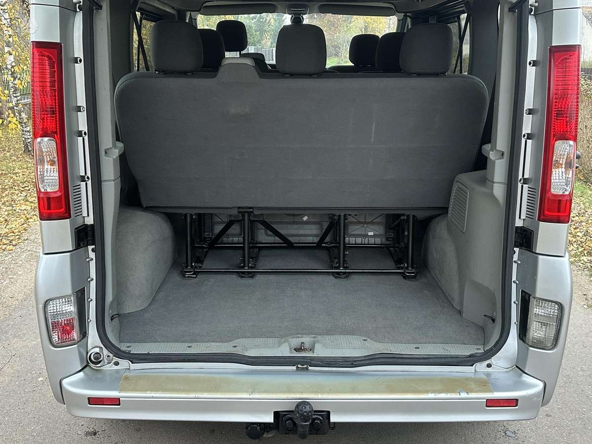 Opel Vivaro 2009 — photo 12