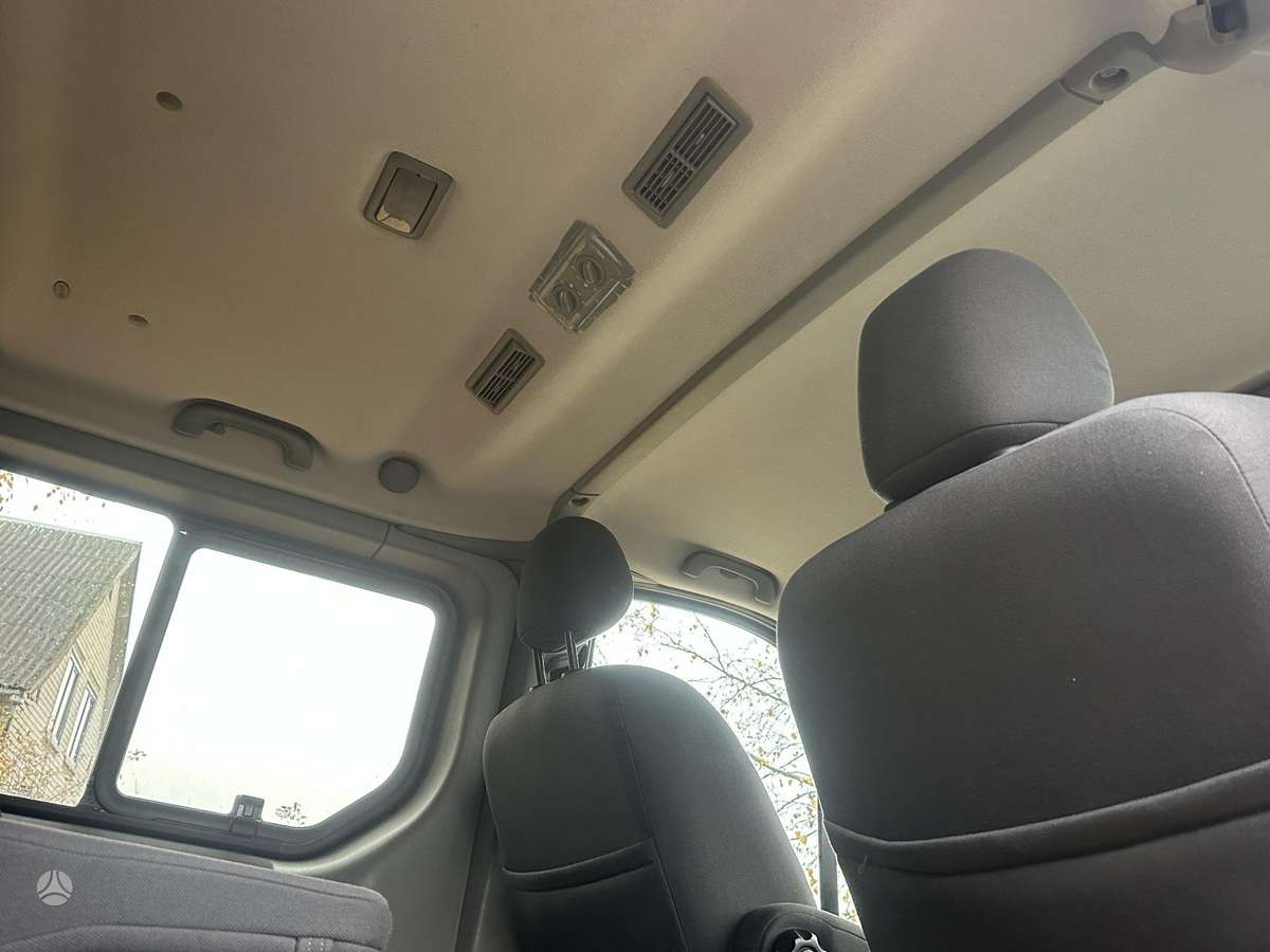 Opel Vivaro 2009 — photo 13