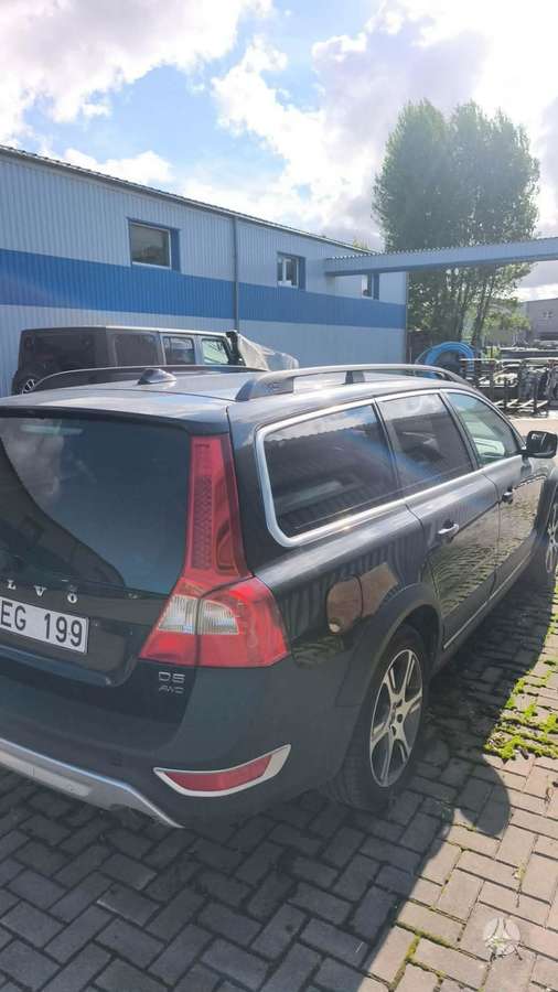 Volvo XC70 2012 — interior