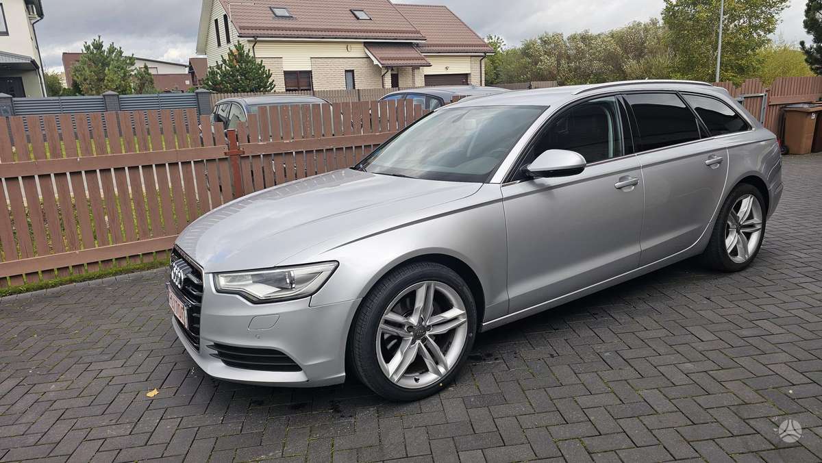 Audi A6 2012 — вигляд ззаду