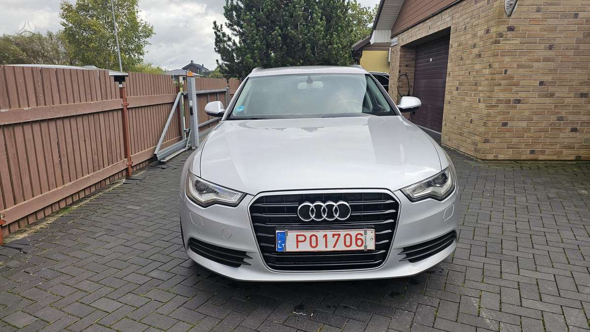Audi A6 2012 — салон