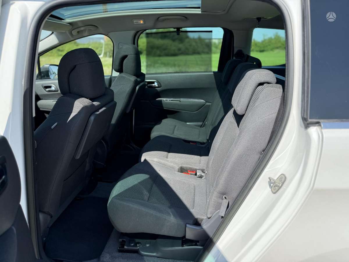 Peugeot 5008 2013 — photo 8