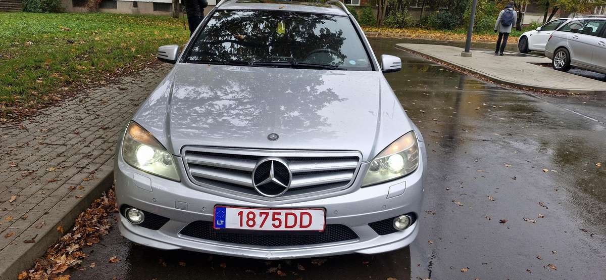 Mercedes-Benz C320 2008 — вигляд ззаду