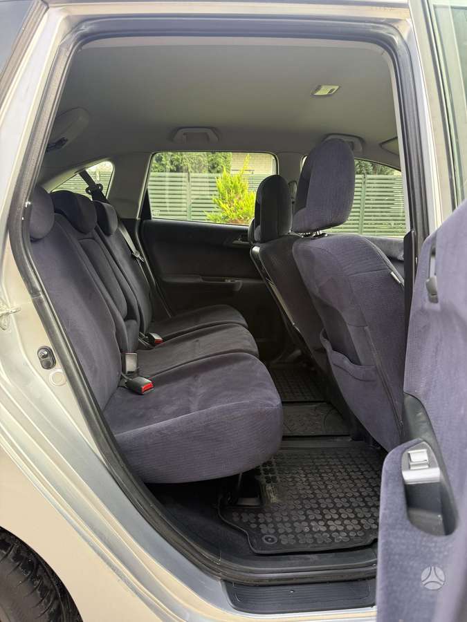 Honda FR-V 2007 — photo 10