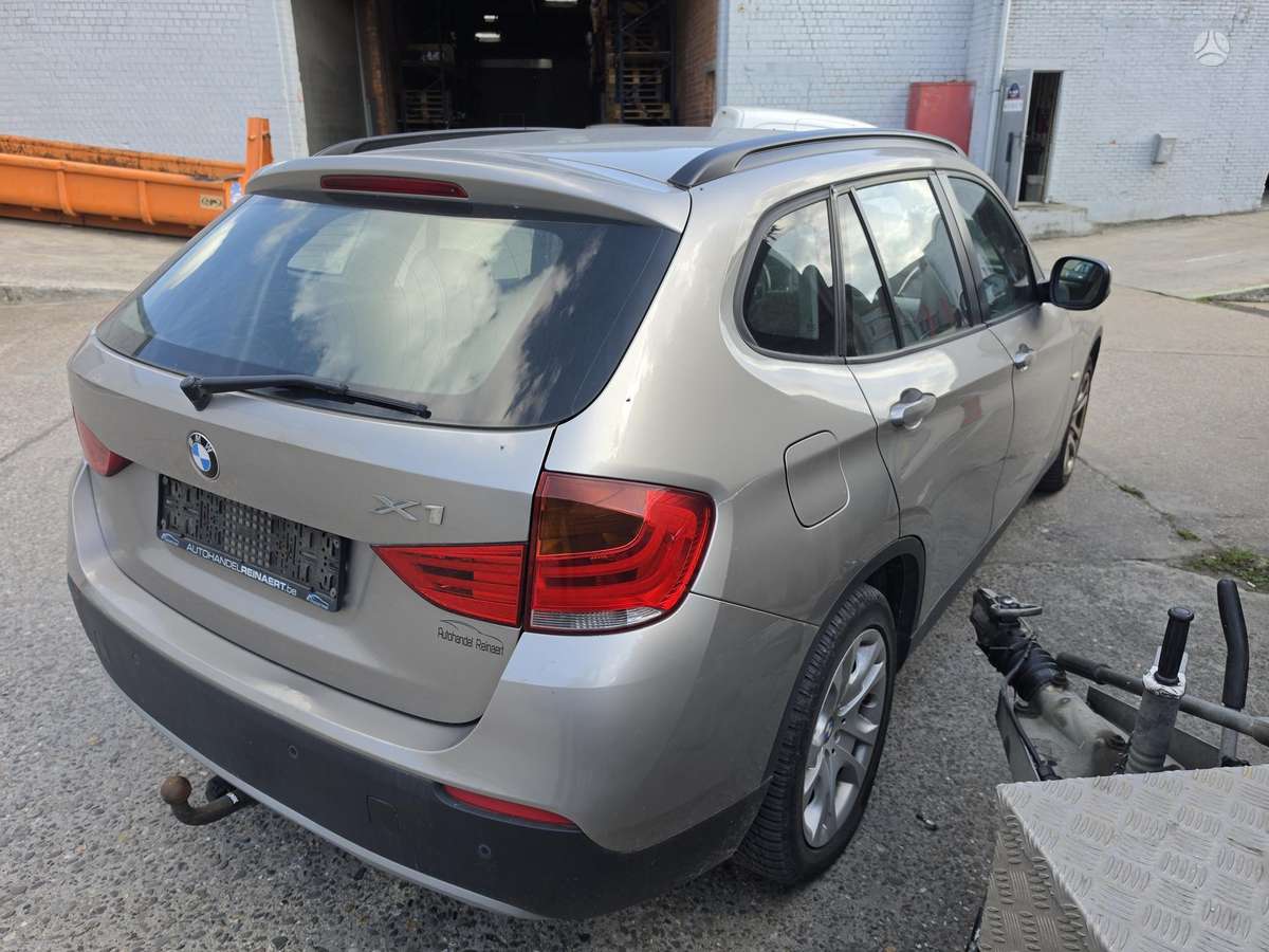 BMW X1 2010 — photo 5
