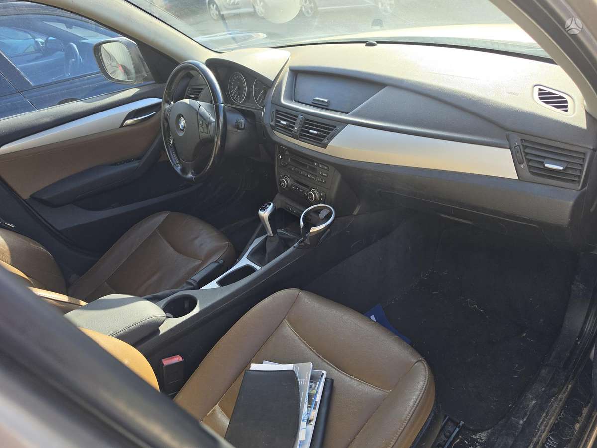BMW X1 2010 — photo 8