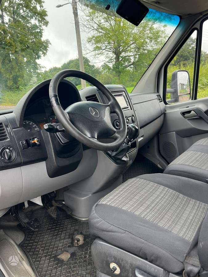 Mercedes-Benz Sprinter 2011 — photo 13