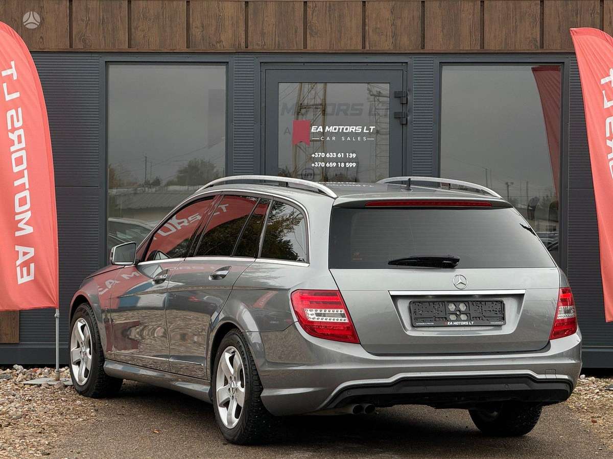 Mercedes-Benz C200 2010 — photo 7