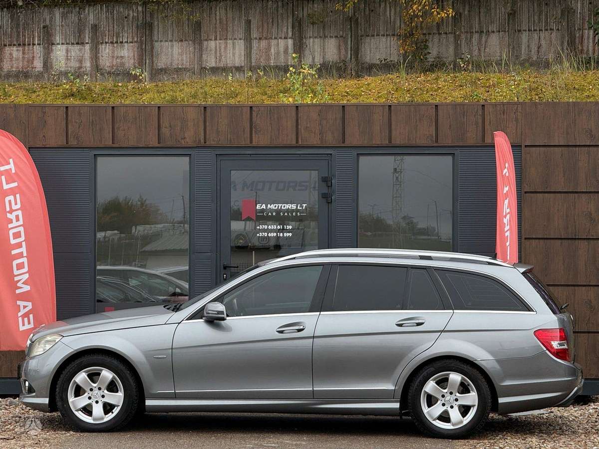 Mercedes-Benz C200 2010 — photo 8
