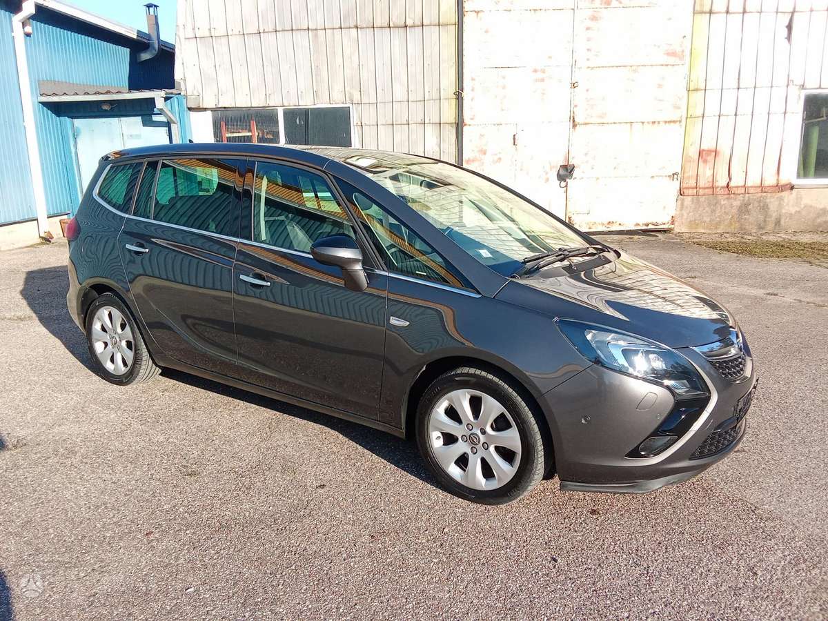 Opel Zafira 2013 — photo 15