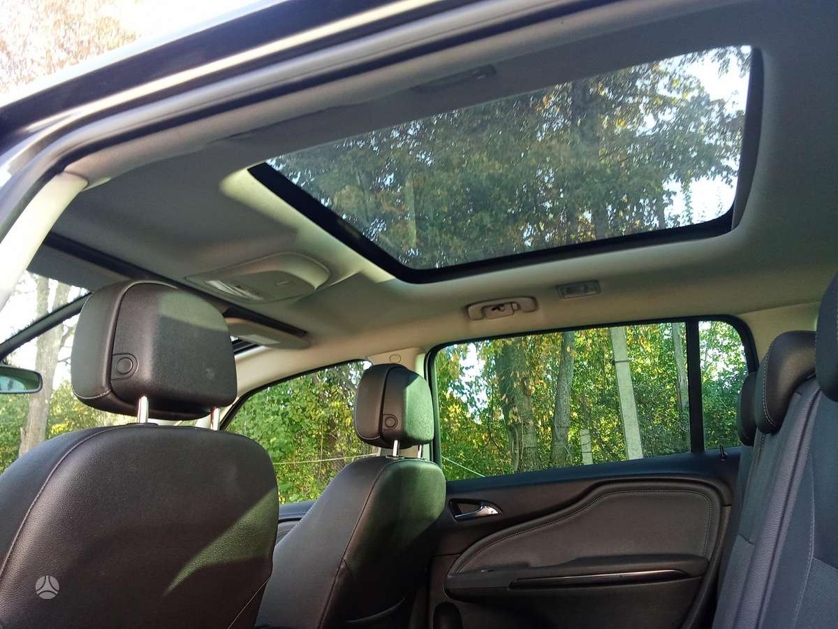 Opel Zafira 2013 — photo 29