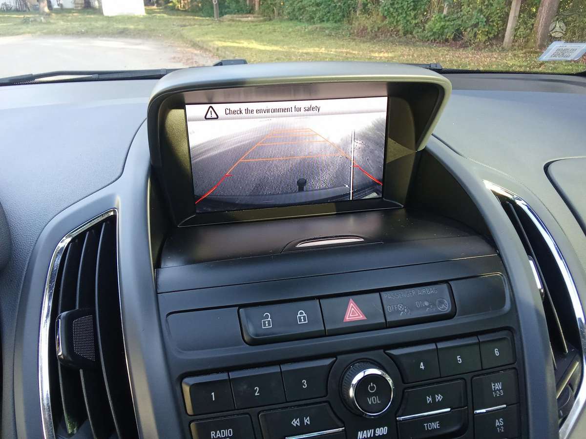 Opel Zafira 2013 — photo 35