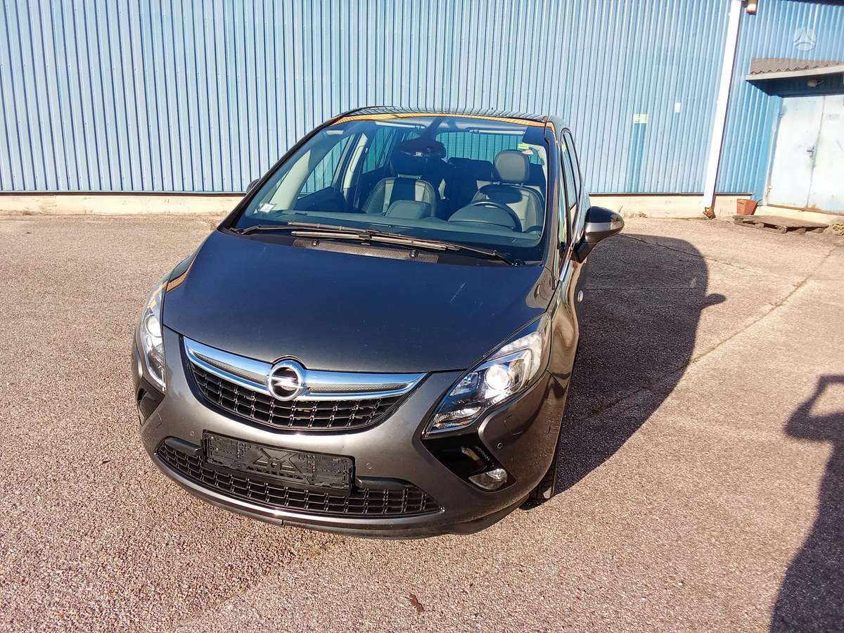 Opel Zafira 2013 — photo 6