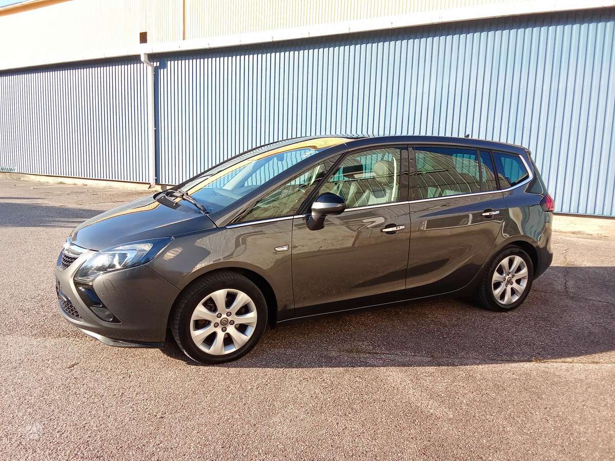 Opel Zafira 2013 — photo 7