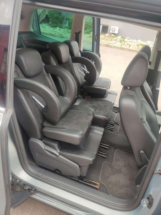 Volkswagen Sharan 2012 — photo 11